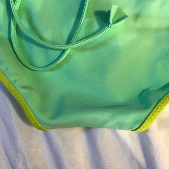 Lululemon Water: Surf to Sand Hipster - Picture 12 of 15